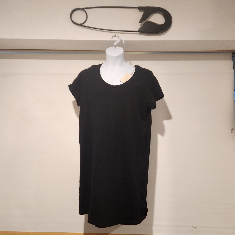 NWT Universal Thread Black Short-Sleeve Tunic Tee